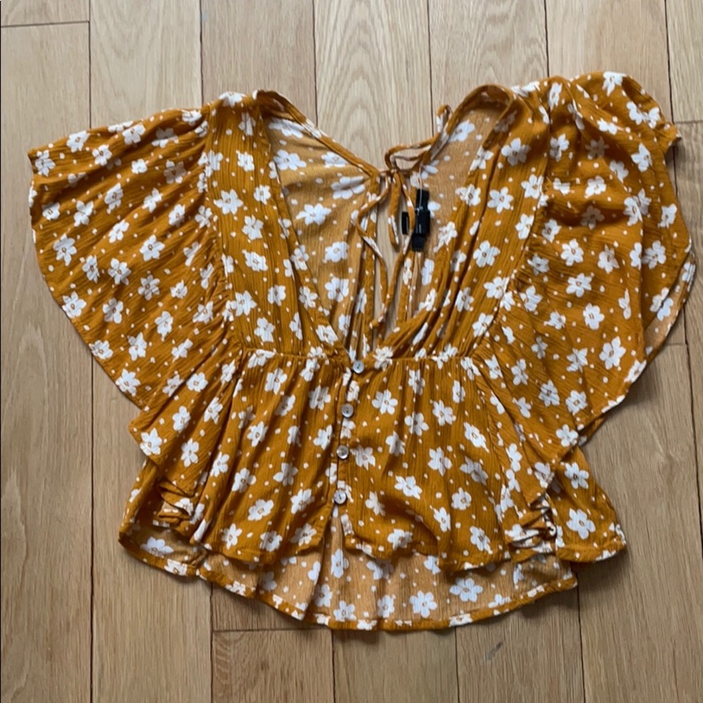 Yellow flirty top floral